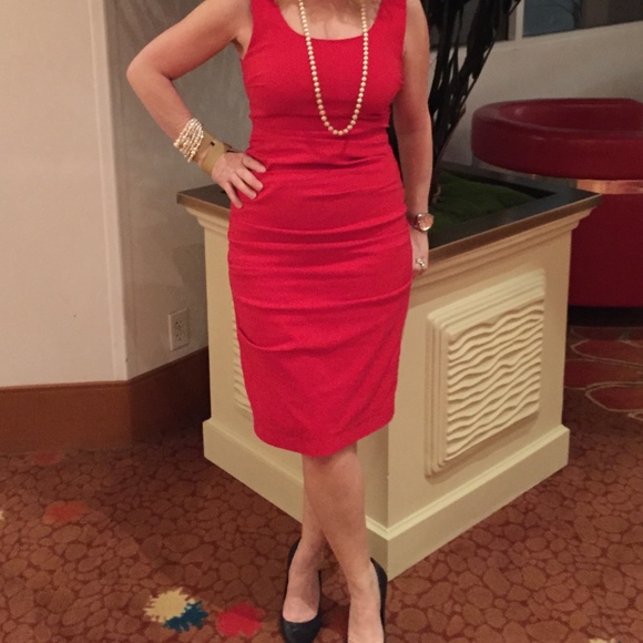 Show stopper red dress - Picture 1 of 3